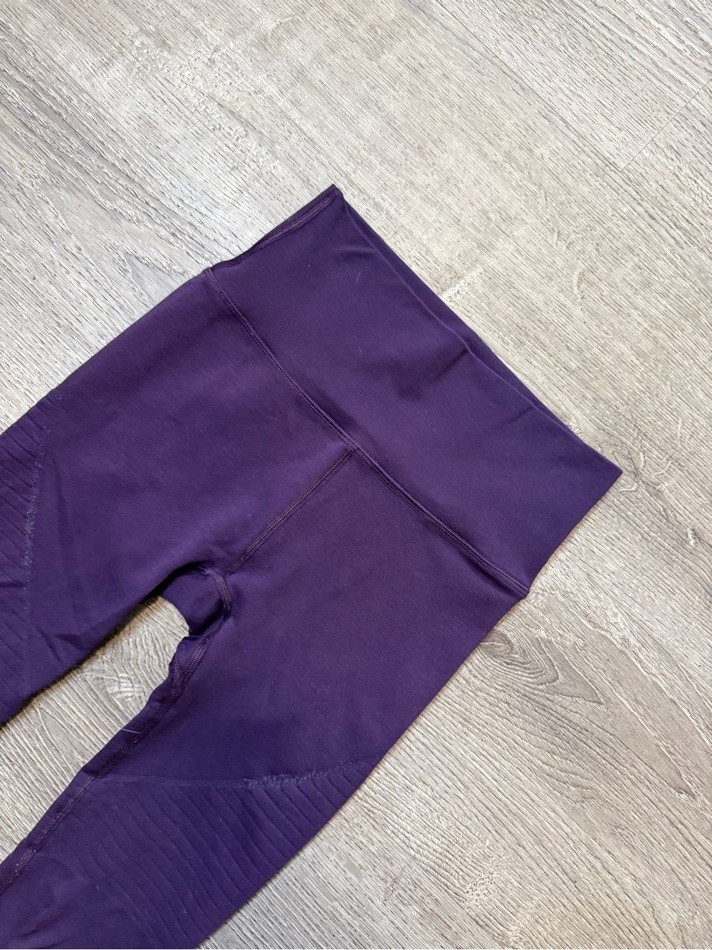 •ALPHALETE• LEGGINGS - Picture 3 of 6
